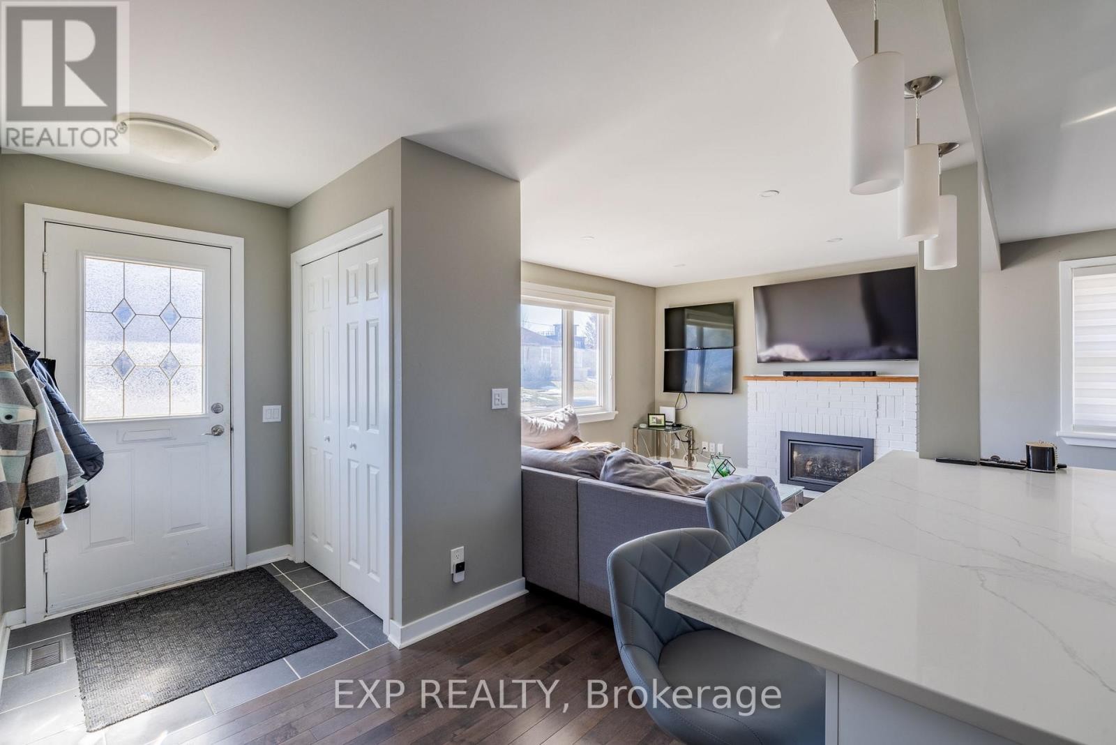 












35 WITHROW AVENUE

,
Ottawa,




Ontario
K2G2H7

