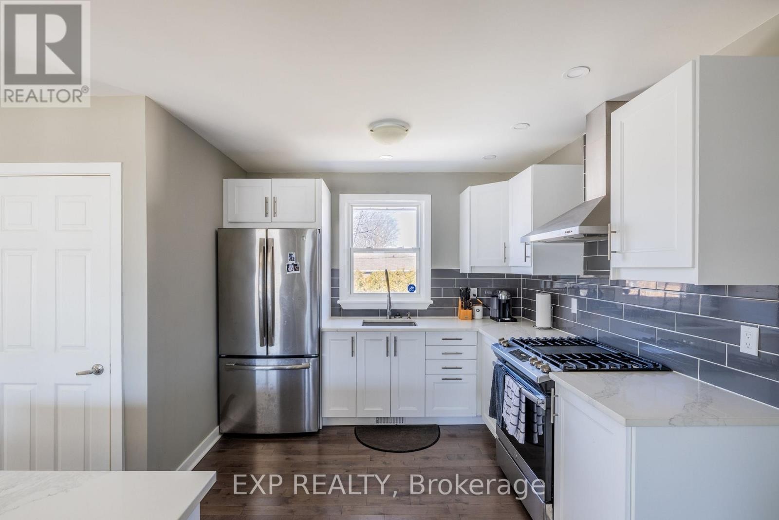 












35 WITHROW AVENUE

,
Ottawa,




Ontario
K2G2H7

