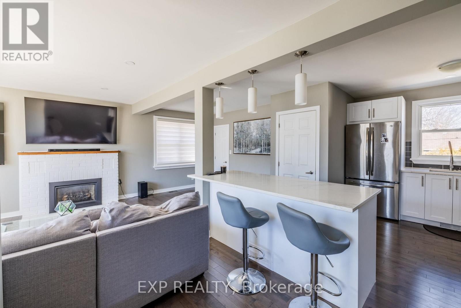 












35 WITHROW AVENUE

,
Ottawa,




Ontario
K2G2H7

