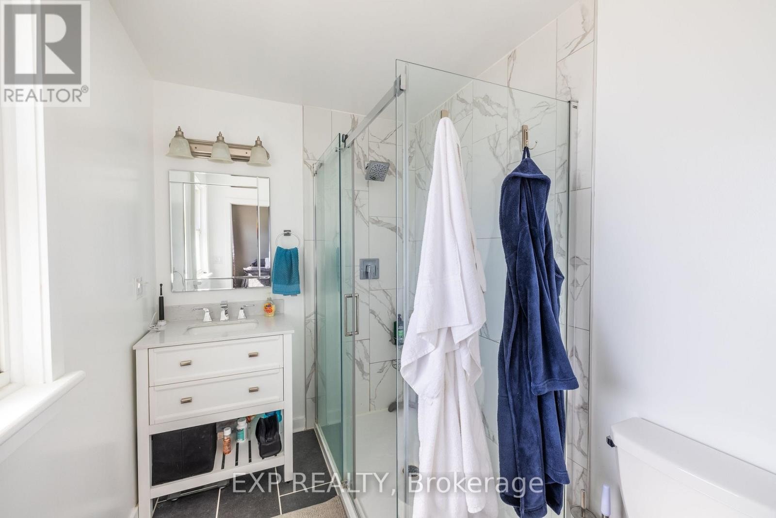 












35 WITHROW AVENUE

,
Ottawa,




Ontario
K2G2H7

