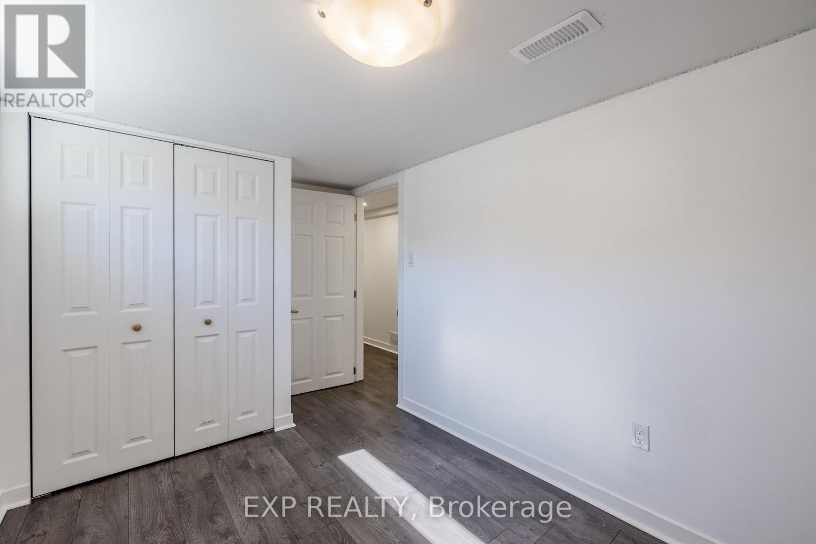 












35 WITHROW AVENUE

,
Ottawa,




Ontario
K2G2H7

