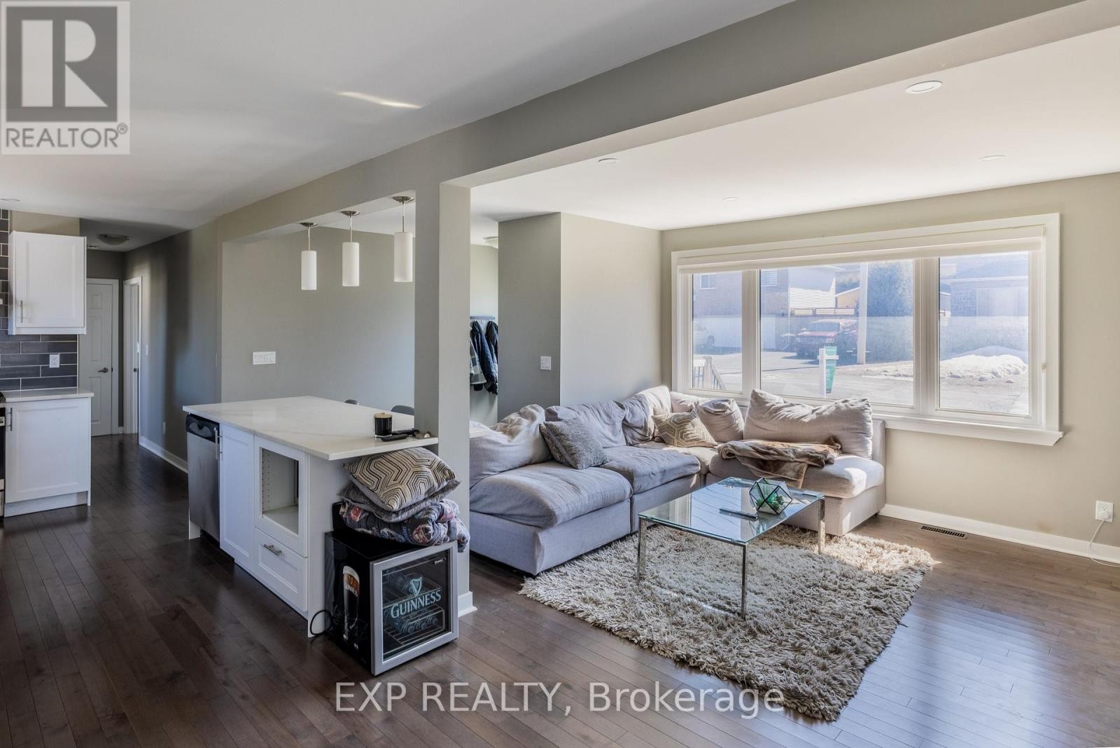 












35 WITHROW AVENUE

,
Ottawa,




Ontario
K2G2H7

