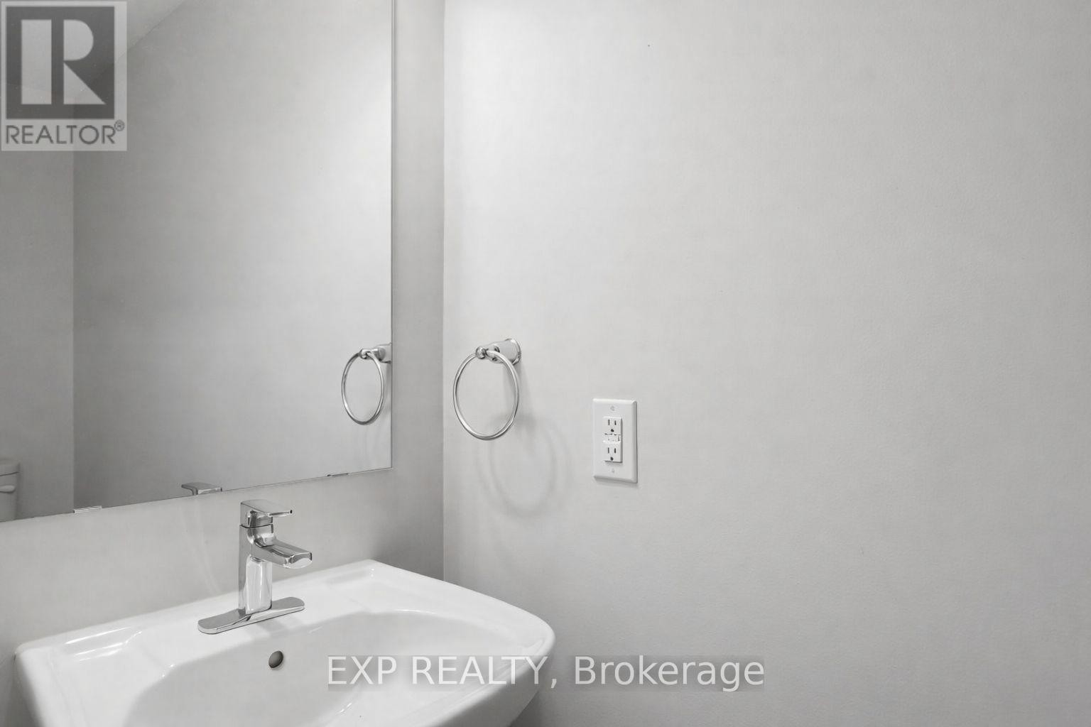 












757 CHROMITE PRIVATE

,
Ottawa,




Ontario
K2J7J2

