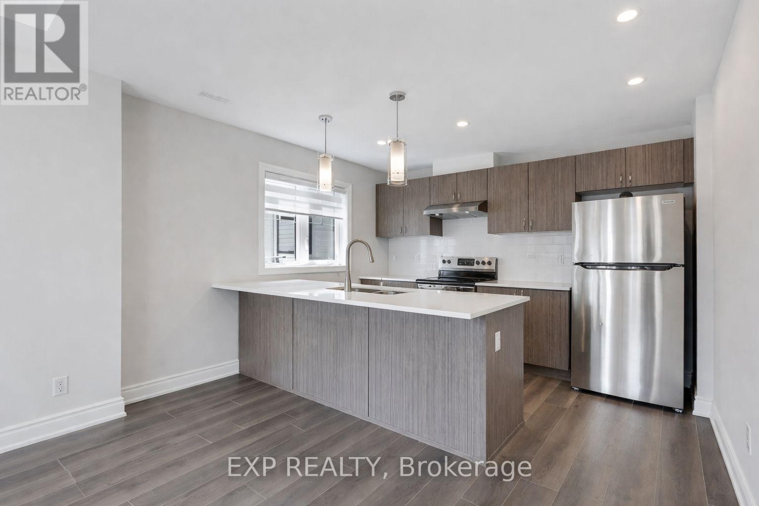 












757 CHROMITE PRIVATE

,
Ottawa,




Ontario
K2J7J2

