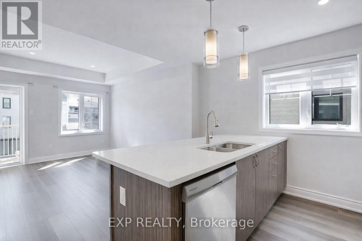 












757 CHROMITE PRIVATE

,
Ottawa,




Ontario
K2J7J2

