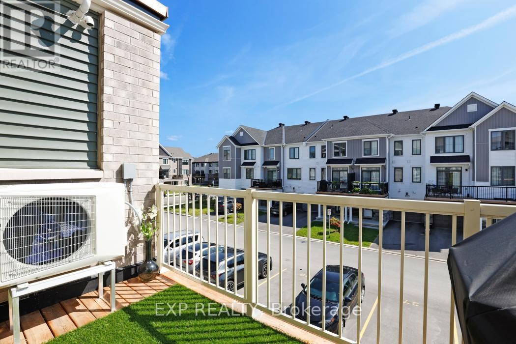 












757 CHROMITE PRIVATE

,
Ottawa,




Ontario
K2J7J2

