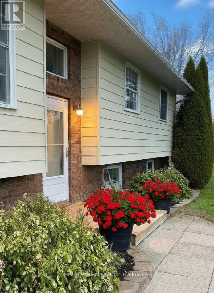 












6 CAMBRIDGE COURT

,
North Grenville,




Ontario
K0G1J0

