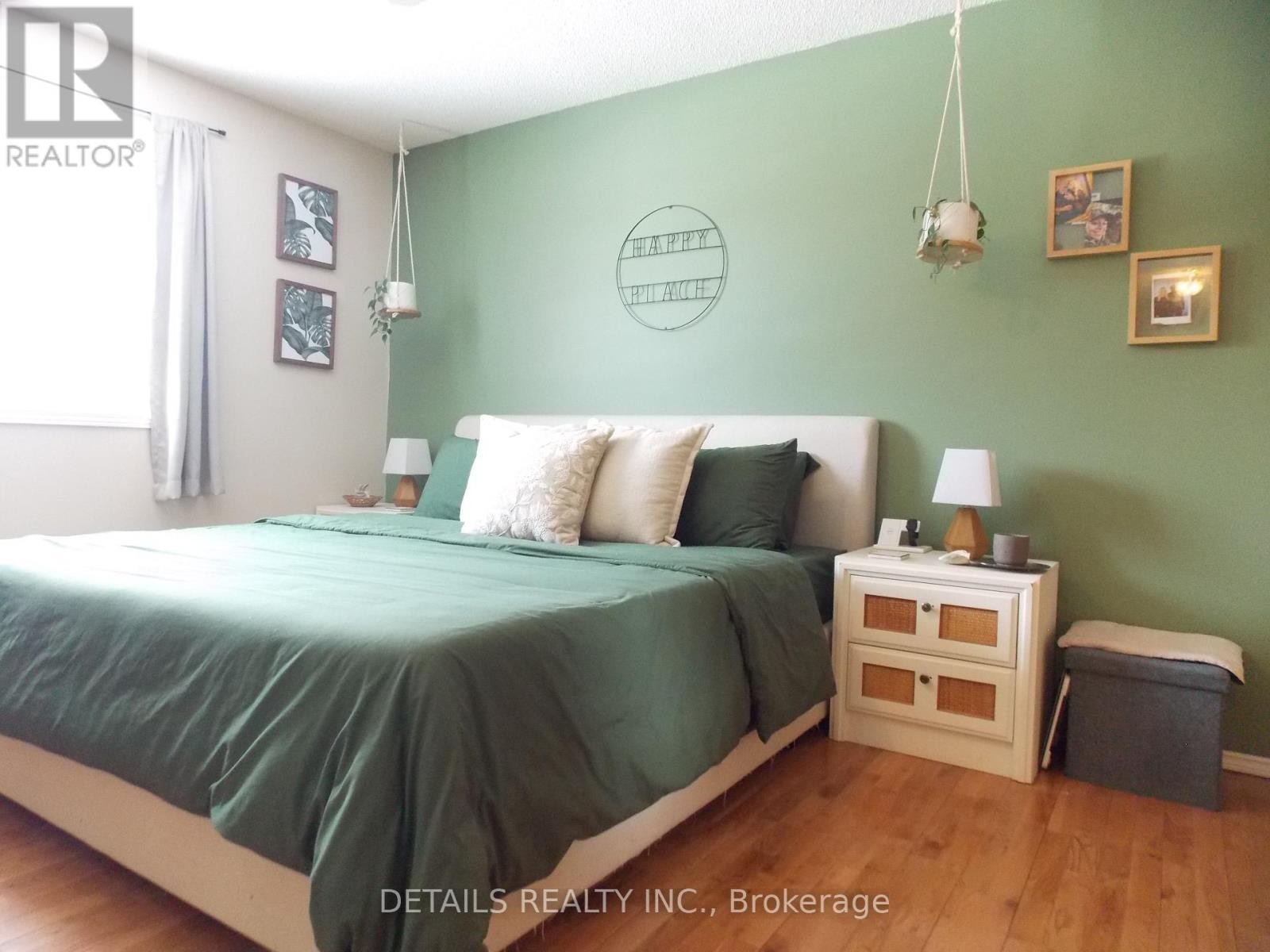 












6 CAMBRIDGE COURT

,
North Grenville,




Ontario
K0G1J0

