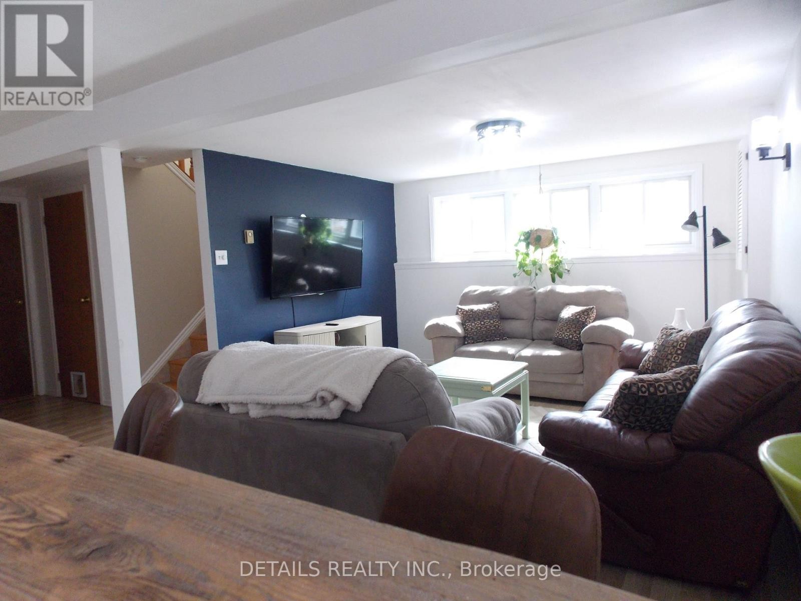 












6 CAMBRIDGE COURT

,
North Grenville,




Ontario
K0G1J0

