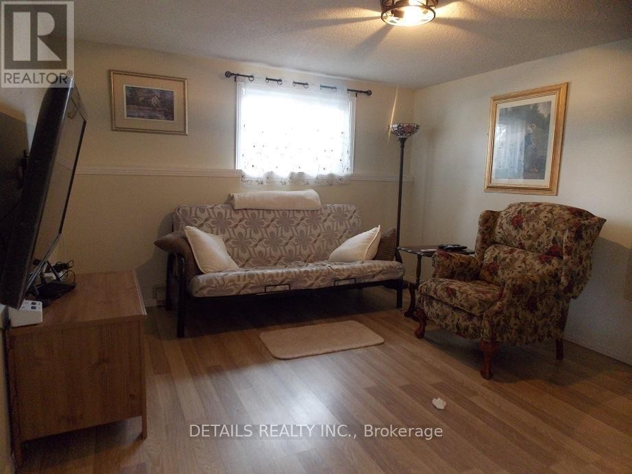 












6 CAMBRIDGE COURT

,
North Grenville,




Ontario
K0G1J0

