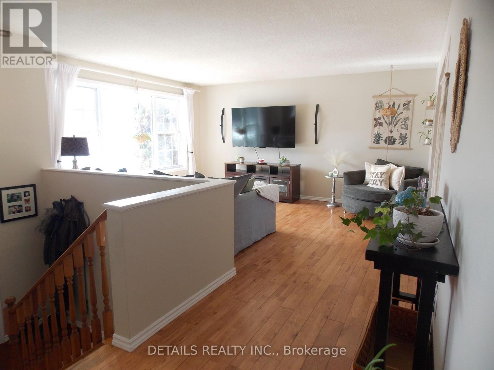 












6 CAMBRIDGE COURT

,
North Grenville,




Ontario
K0G1J0


