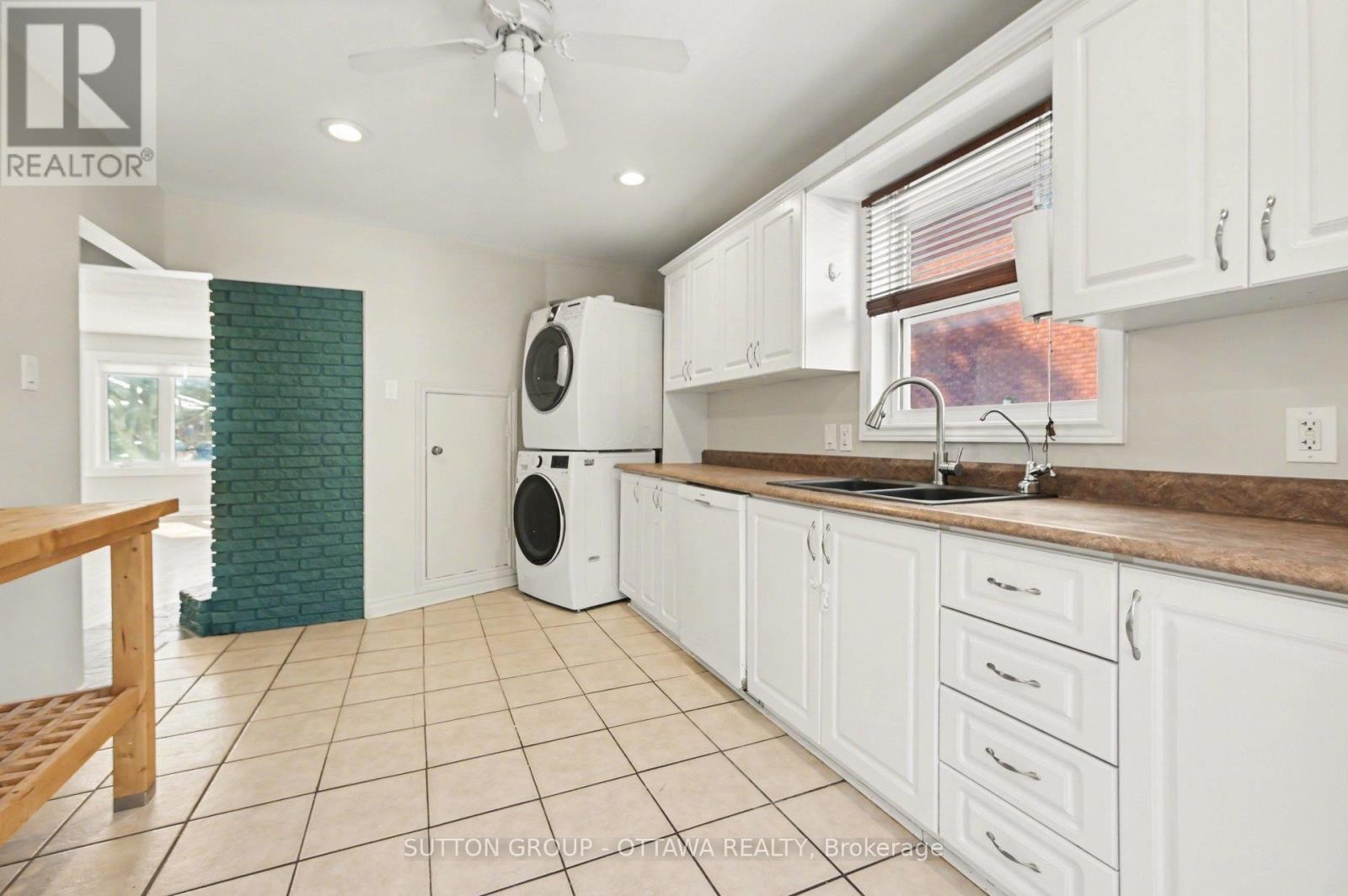 












1071 ALDEA AVENUE

,
Ottawa,




Ontario
K1H8B8

