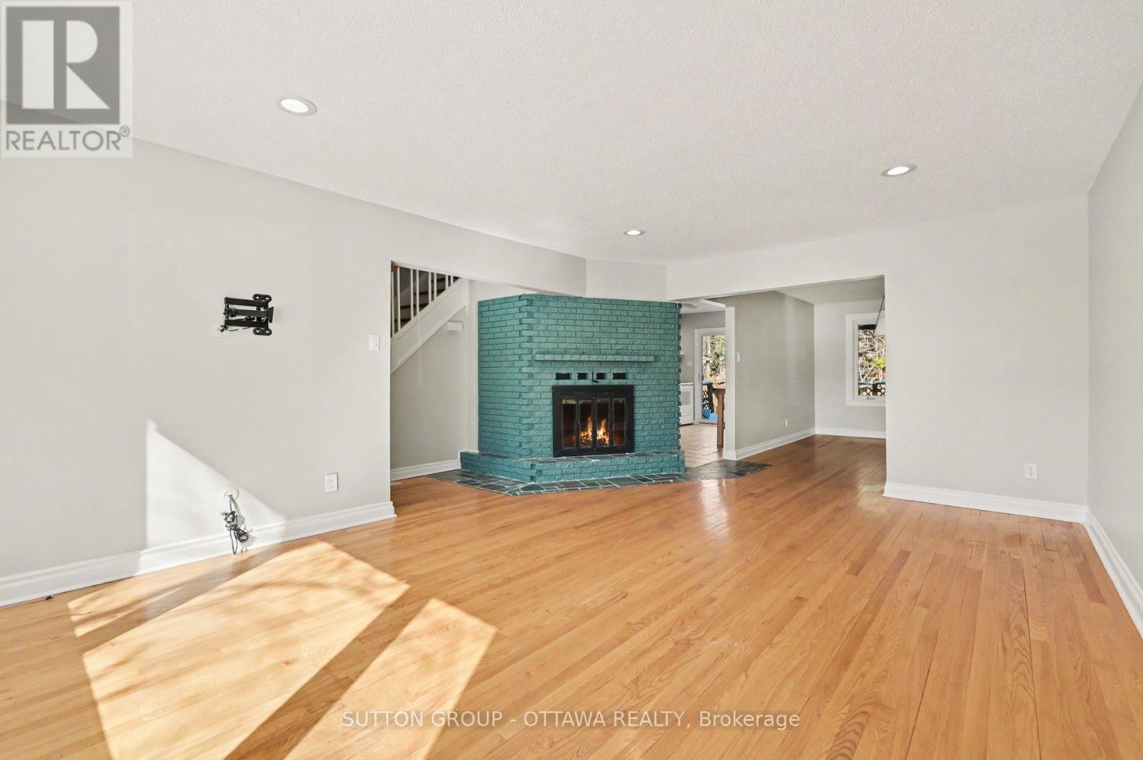 












1071 ALDEA AVENUE

,
Ottawa,




Ontario
K1H8B8

