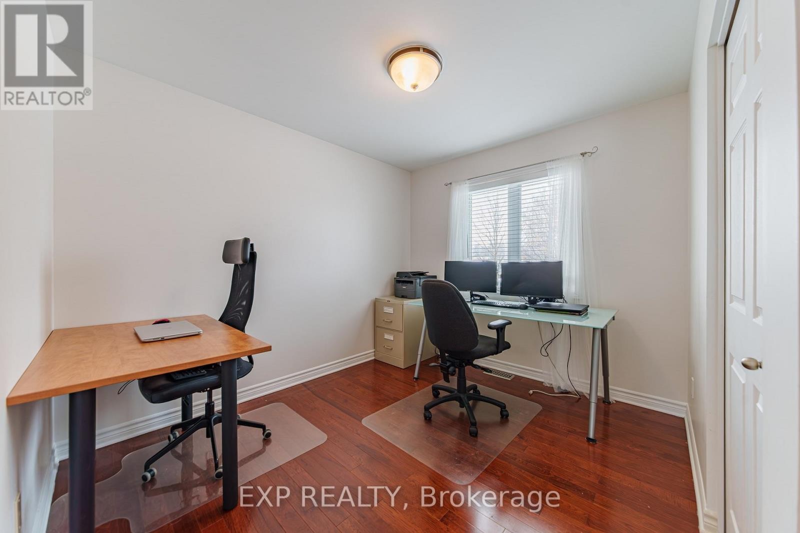 












1899 FARISITA DRIVE

,
Ottawa,




Ontario
K0A3H0

