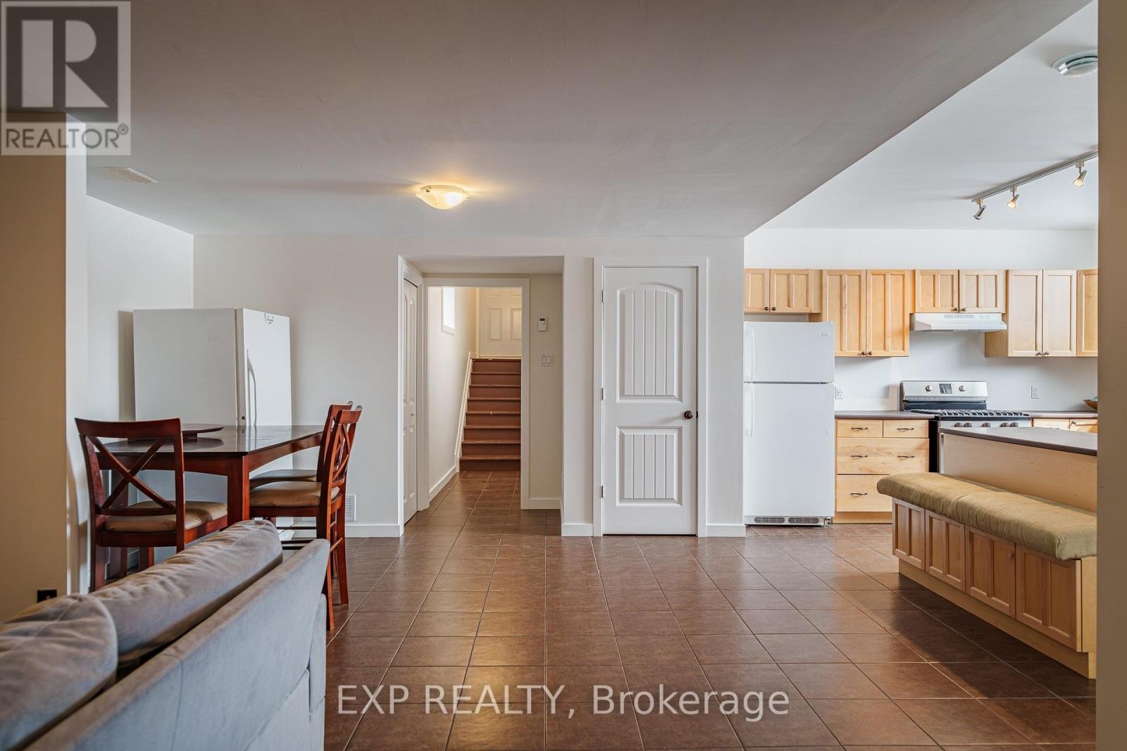 












1899 FARISITA DRIVE

,
Ottawa,




Ontario
K0A3H0

