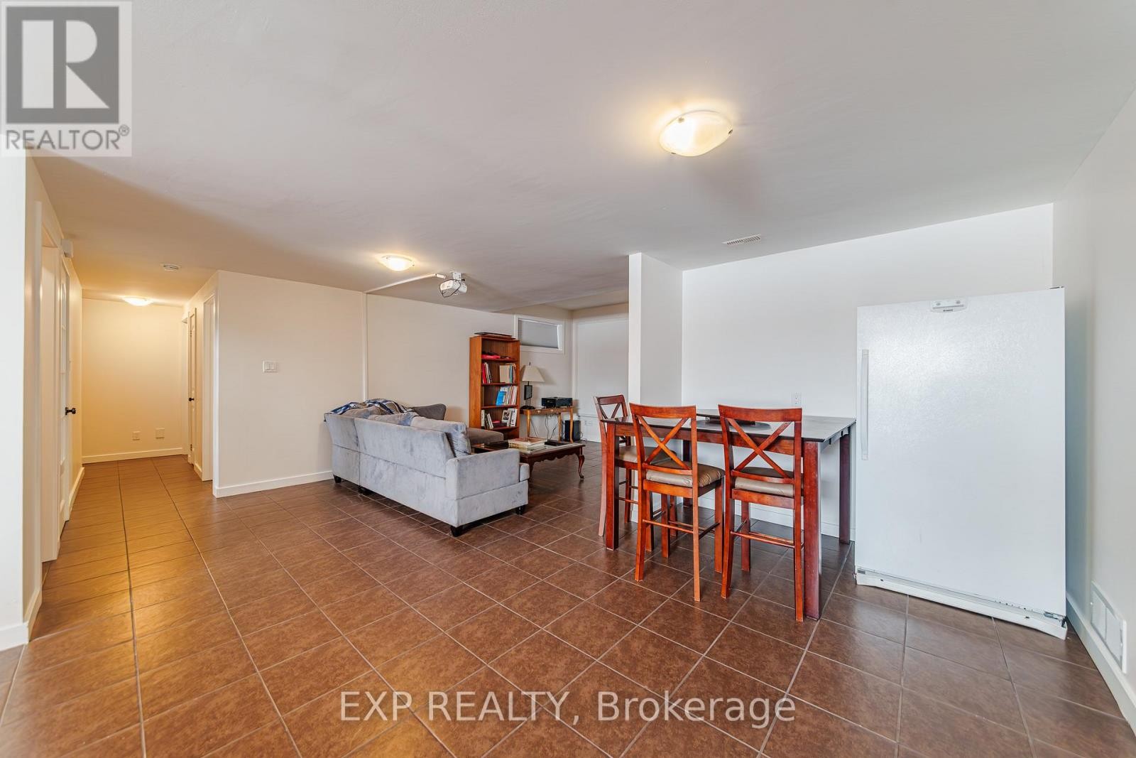 












1899 FARISITA DRIVE

,
Ottawa,




Ontario
K0A3H0

