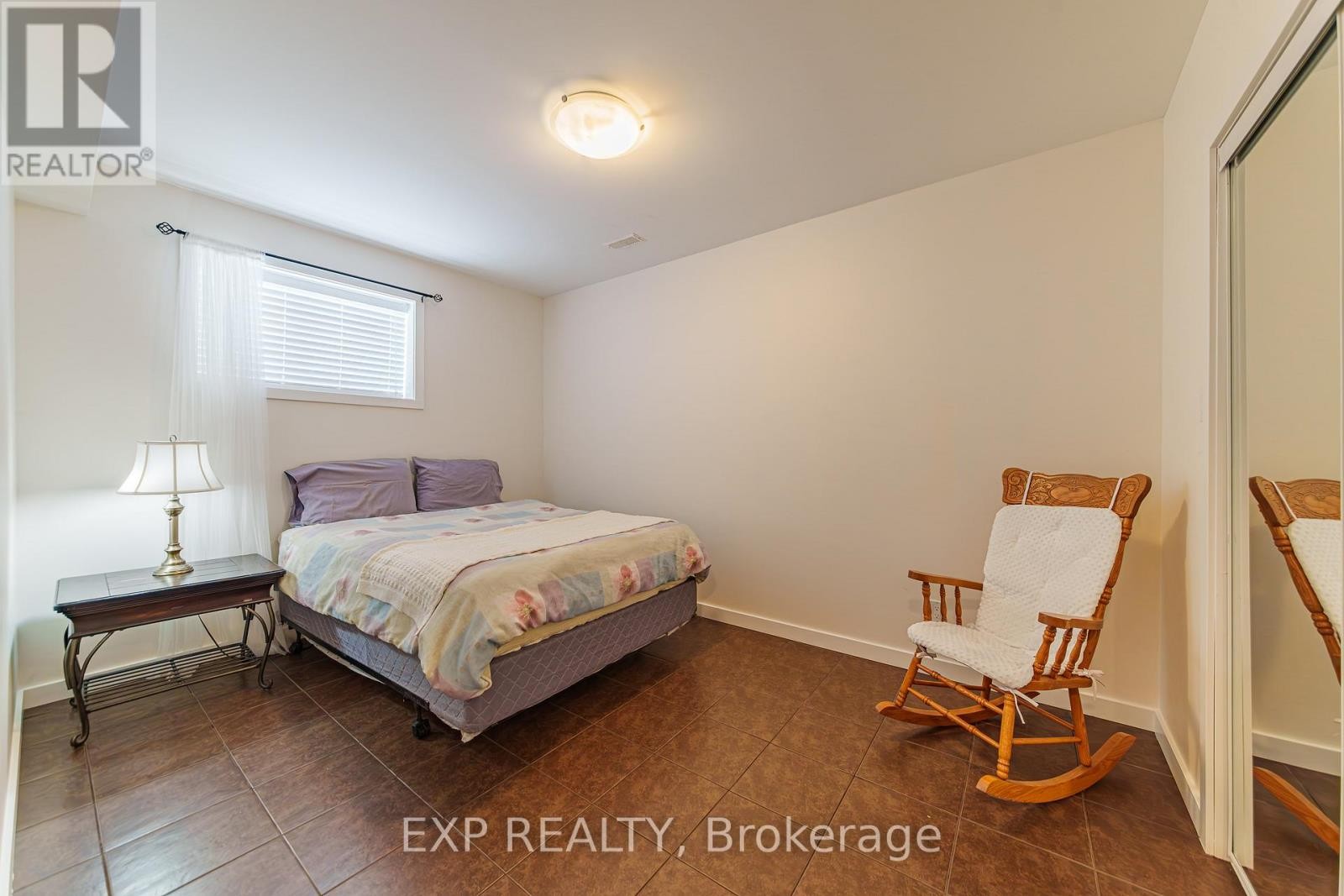 












1899 FARISITA DRIVE

,
Ottawa,




Ontario
K0A3H0

