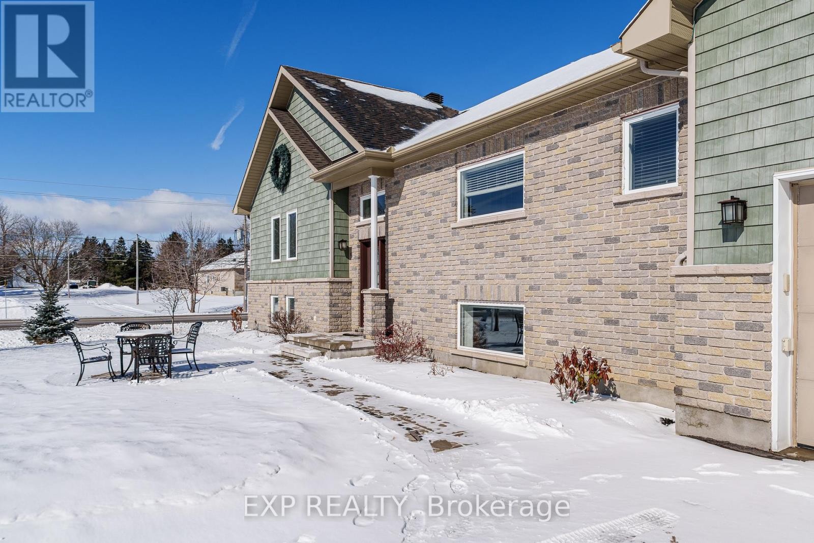 












1899 FARISITA DRIVE

,
Ottawa,




Ontario
K0A3H0

