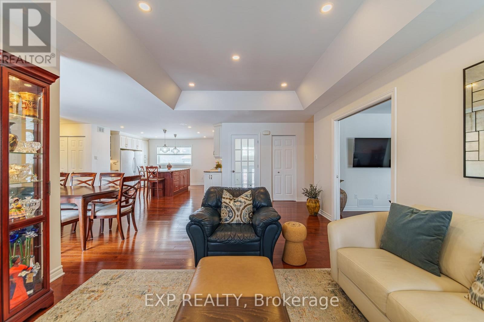 












1899 FARISITA DRIVE

,
Ottawa,




Ontario
K0A3H0

