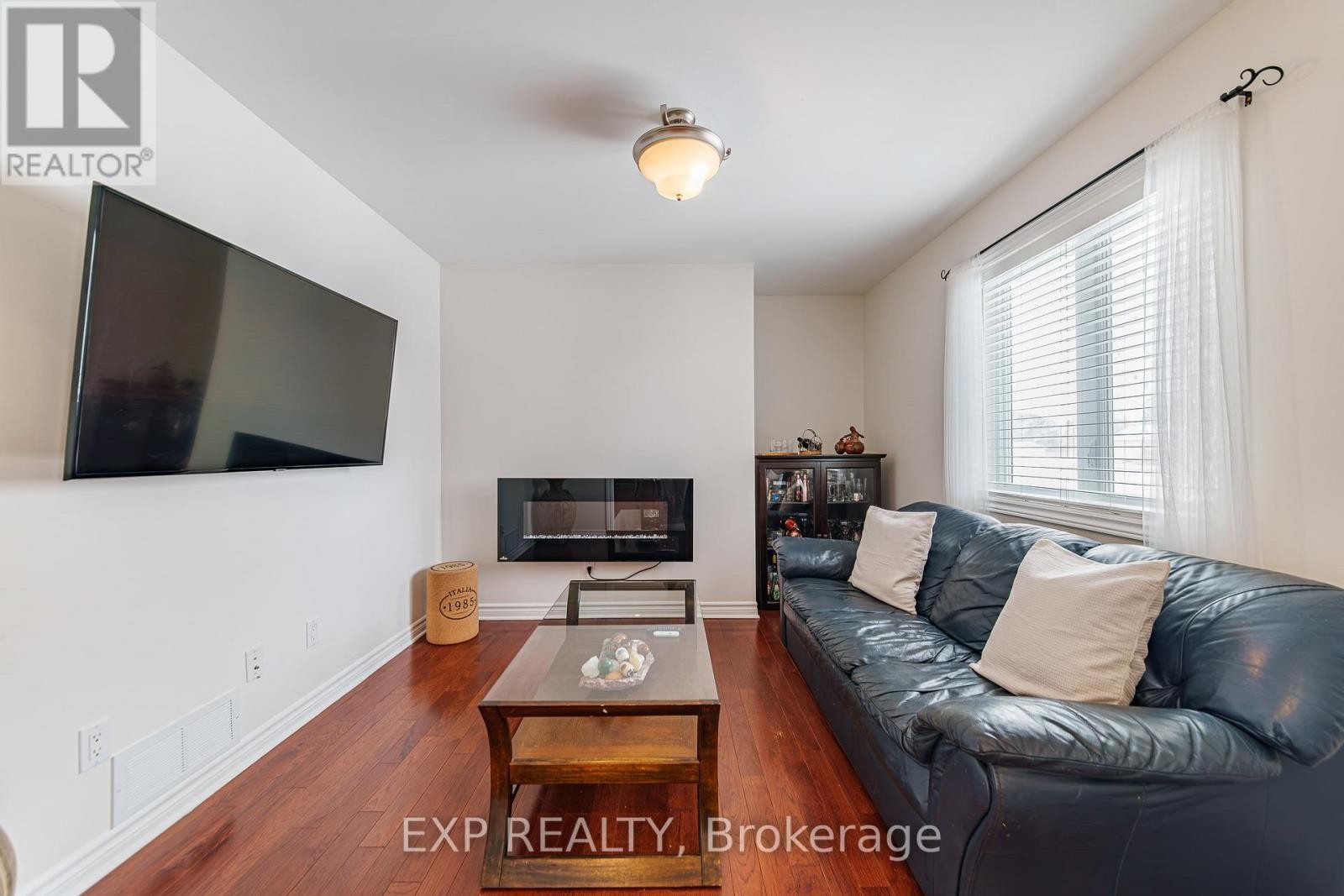 












1899 FARISITA DRIVE

,
Ottawa,




Ontario
K0A3H0

