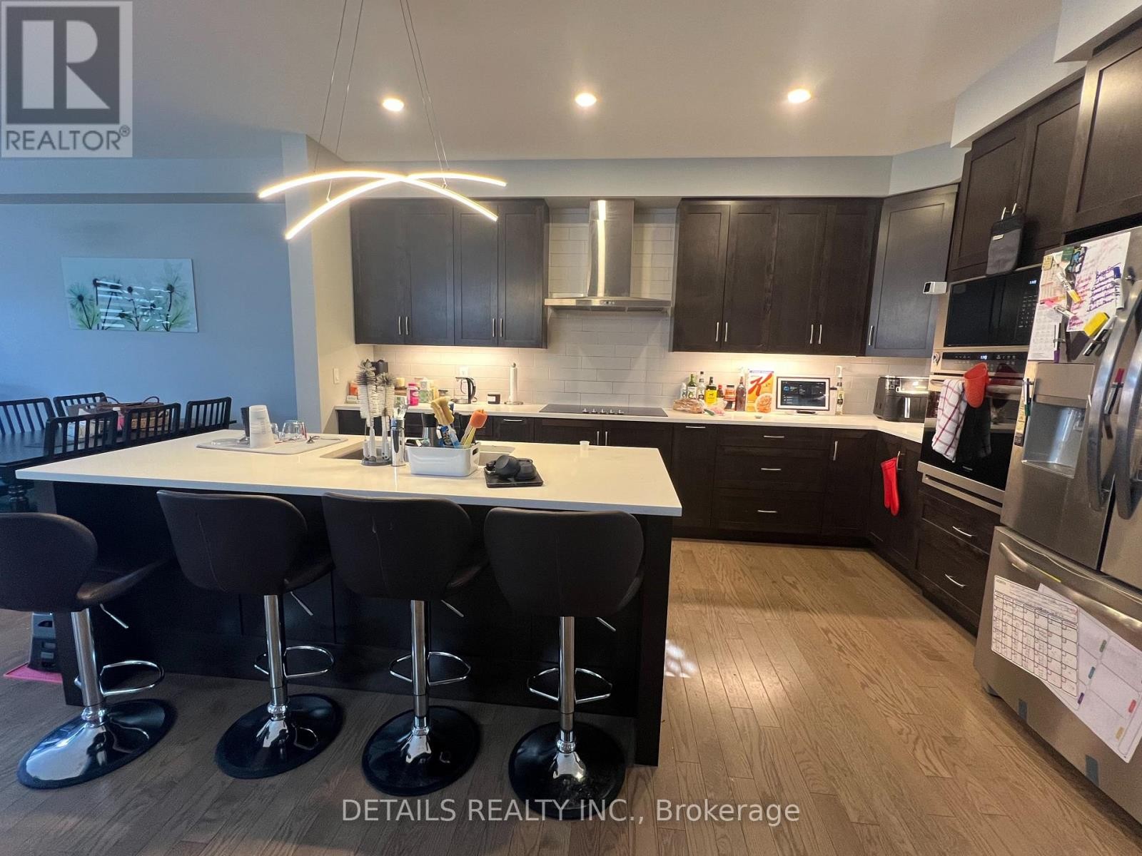 












303 WIGWAS STREET

,
Ottawa,




Ontario
K1K5A1

