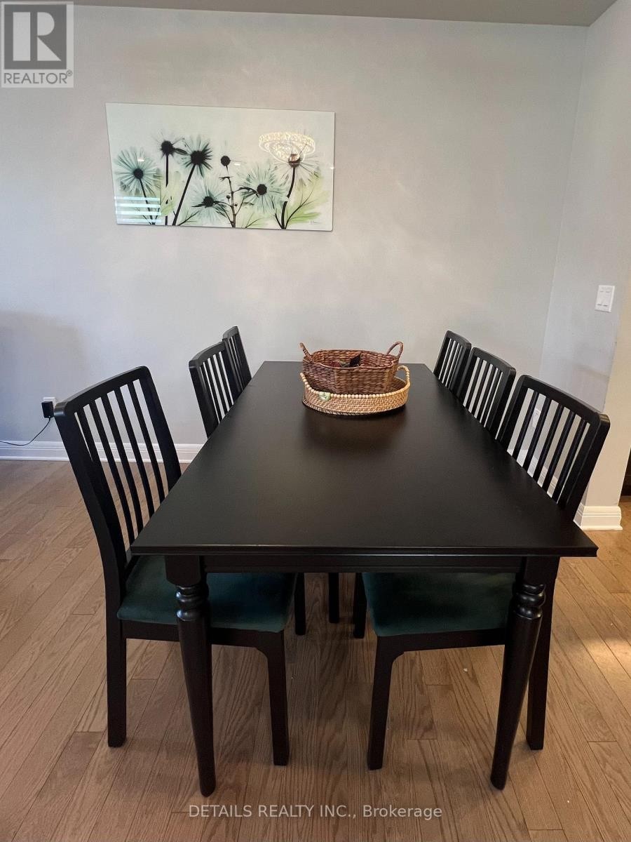 












303 WIGWAS STREET

,
Ottawa,




Ontario
K1K5A1

