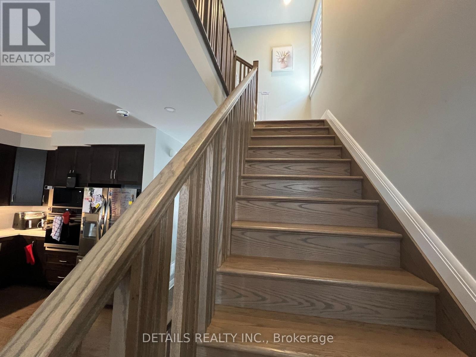 












303 WIGWAS STREET

,
Ottawa,




Ontario
K1K5A1

