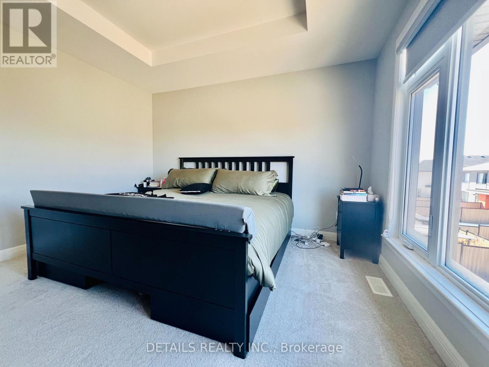 












303 WIGWAS STREET

,
Ottawa,




Ontario
K1K5A1

