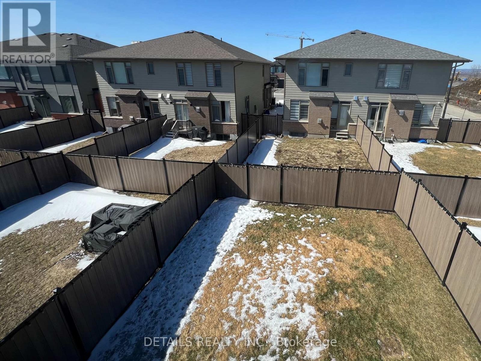 












303 WIGWAS STREET

,
Ottawa,




Ontario
K1K5A1

