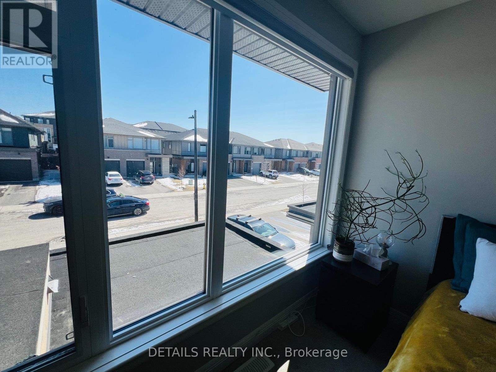 












303 WIGWAS STREET

,
Ottawa,




Ontario
K1K5A1

