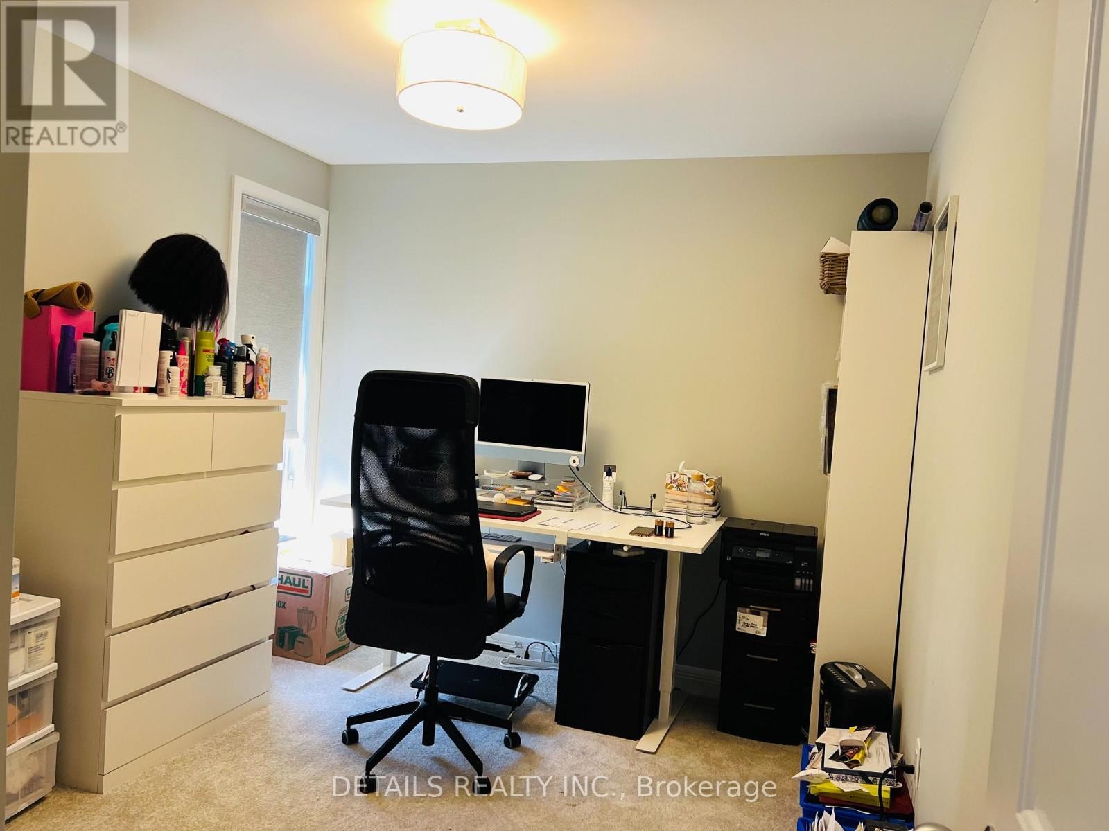 












303 WIGWAS STREET

,
Ottawa,




Ontario
K1K5A1

