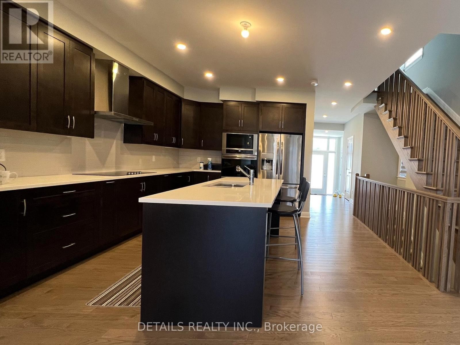 












303 WIGWAS STREET

,
Ottawa,




Ontario
K1K5A1

