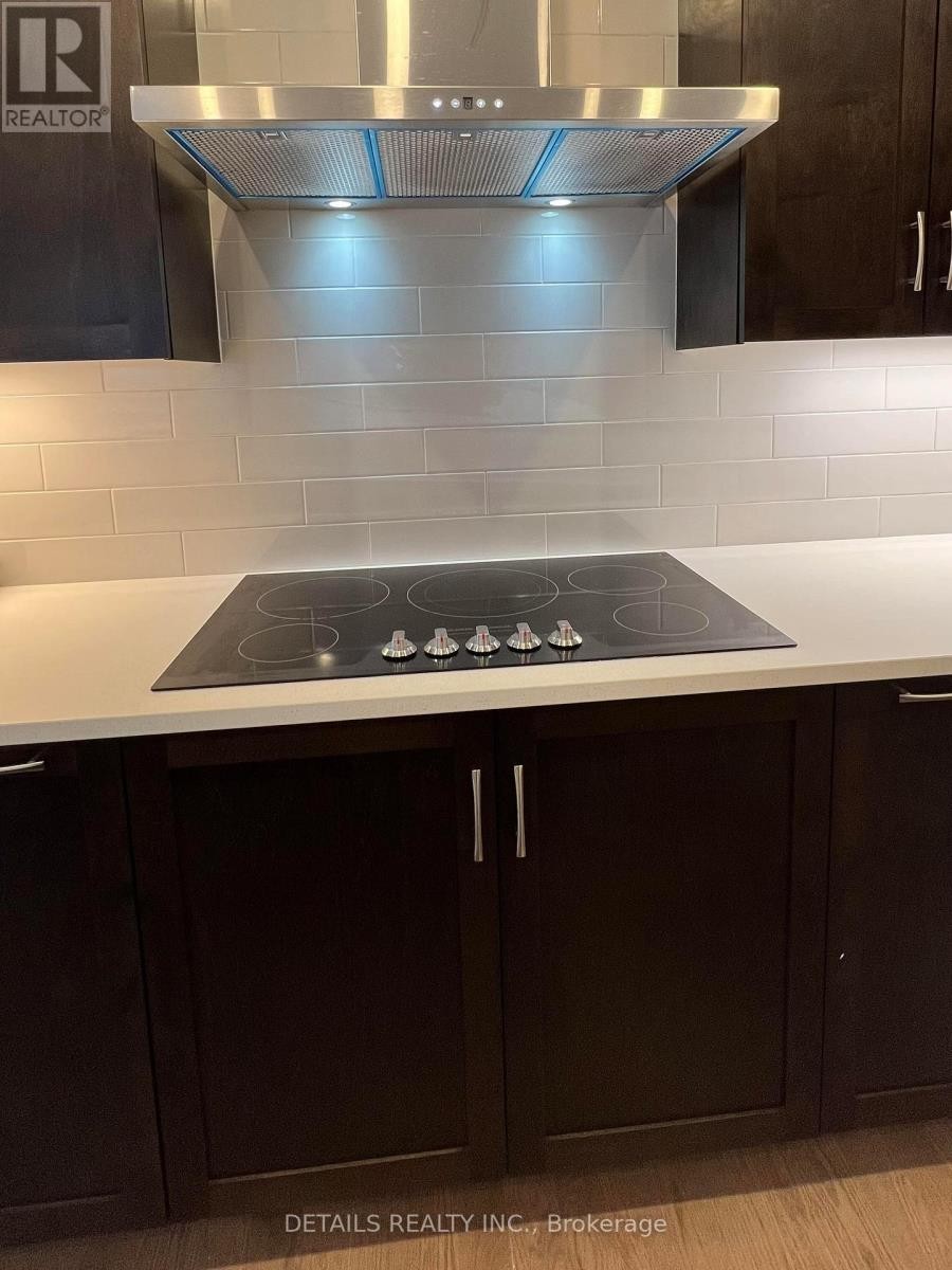 












303 WIGWAS STREET

,
Ottawa,




Ontario
K1K5A1

