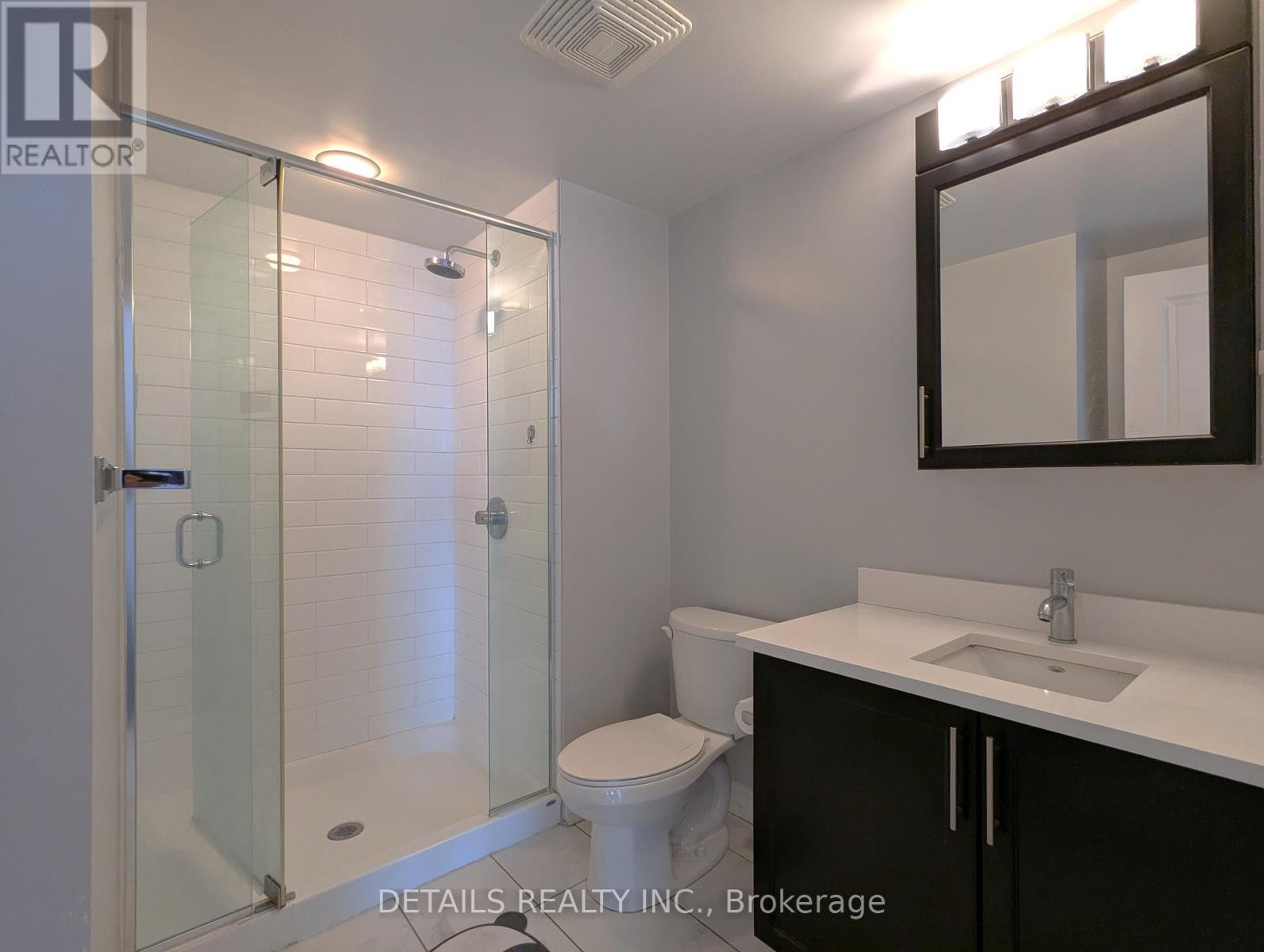 












2102 - 195 BESSERER STREET

,
Ottawa,




Ontario
K1N0B6


