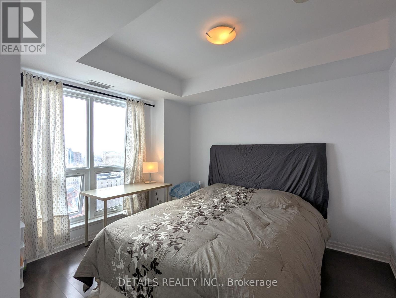 












2102 - 195 BESSERER STREET

,
Ottawa,




Ontario
K1N0B6

