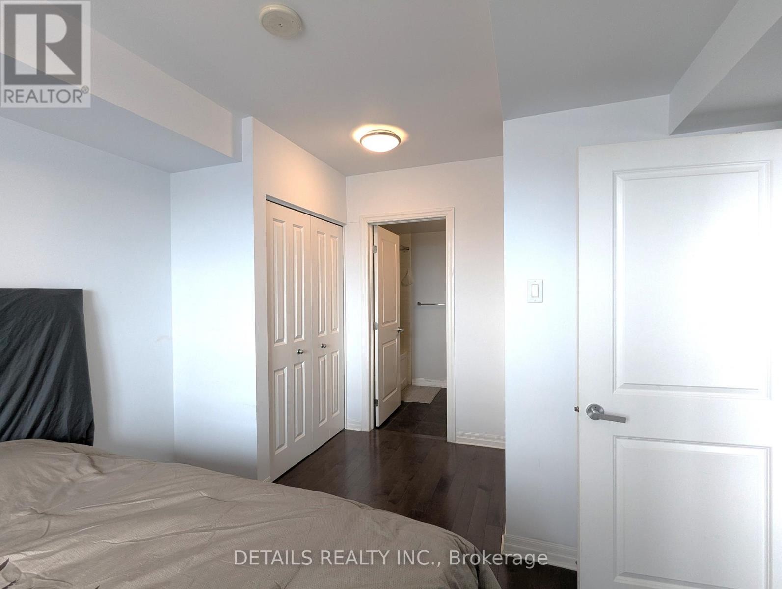 












2102 - 195 BESSERER STREET

,
Ottawa,




Ontario
K1N0B6

