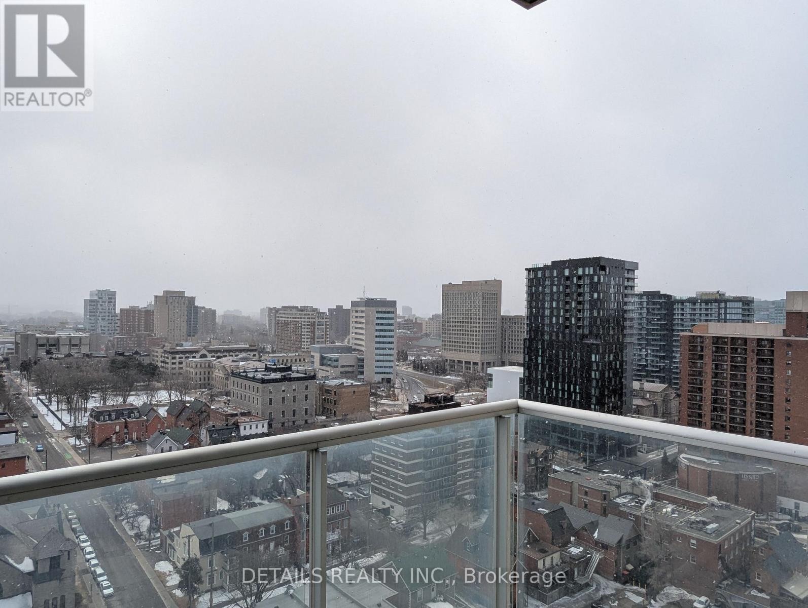












2102 - 195 BESSERER STREET

,
Ottawa,




Ontario
K1N0B6

