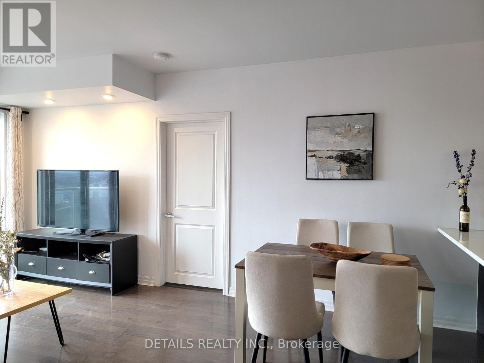 












2102 - 195 BESSERER STREET

,
Ottawa,




Ontario
K1N0B6

