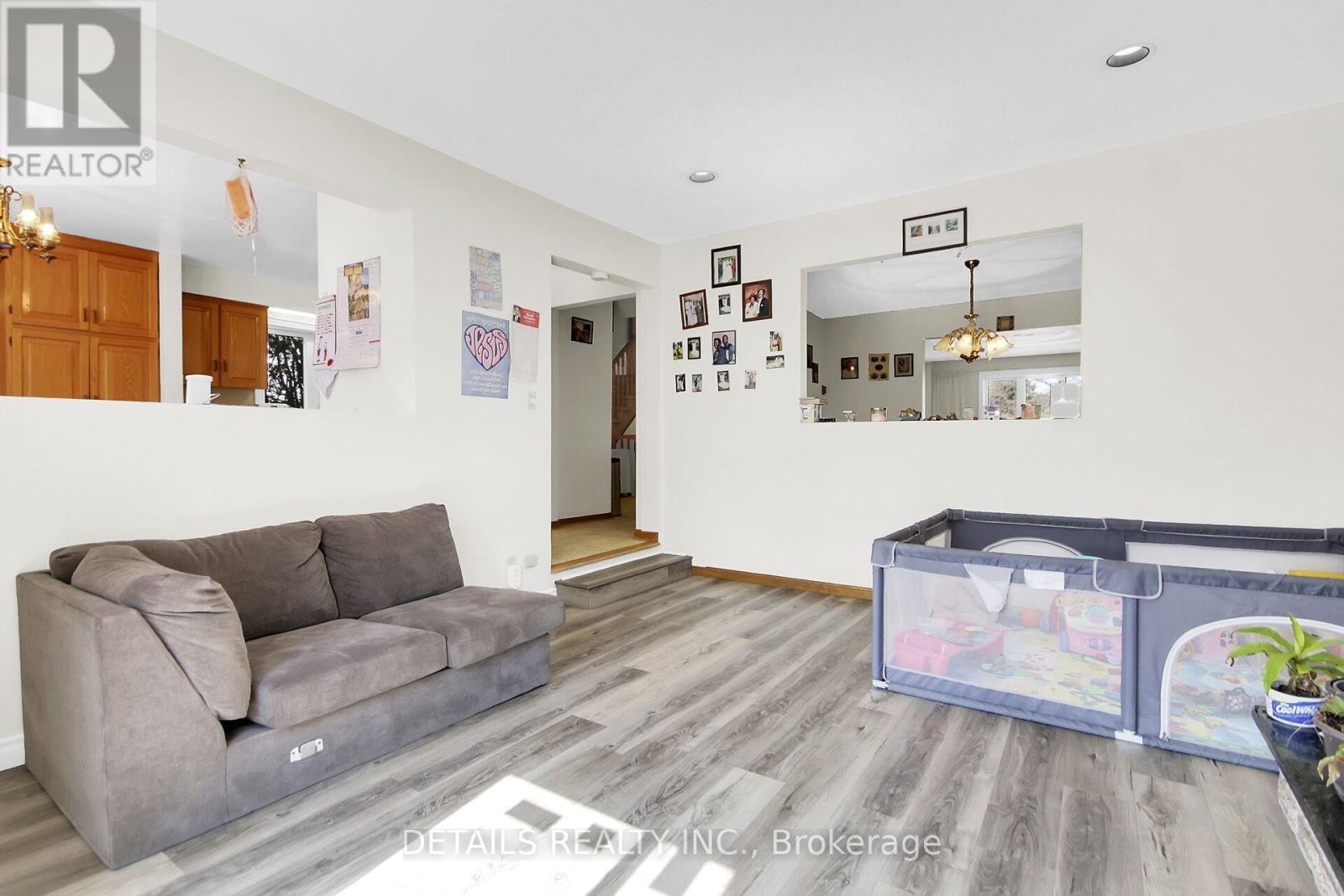 












2876 TRESA COURT

,
Ottawa,




Ontario
K1T2H1

