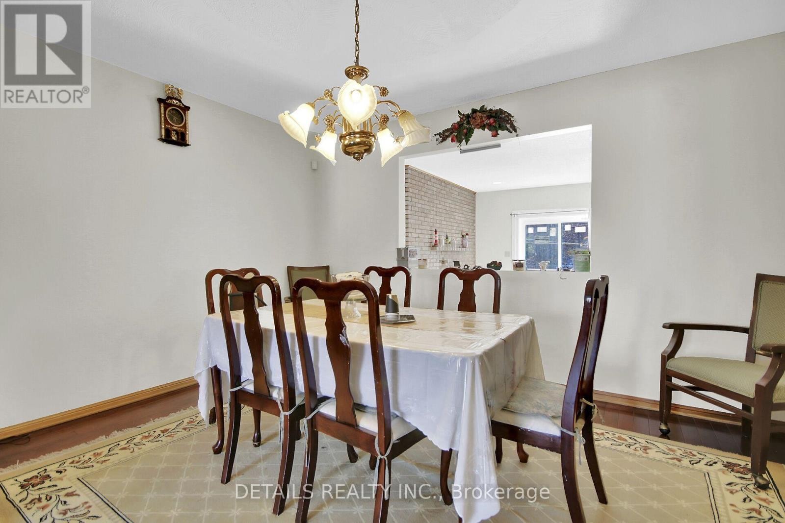












2876 TRESA COURT

,
Ottawa,




Ontario
K1T2H1

