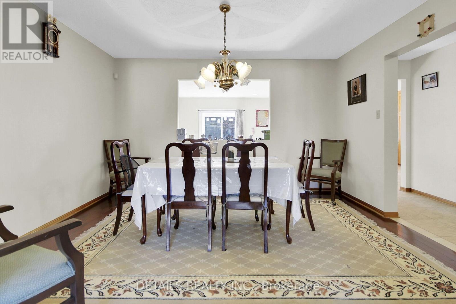 












2876 TRESA COURT

,
Ottawa,




Ontario
K1T2H1

