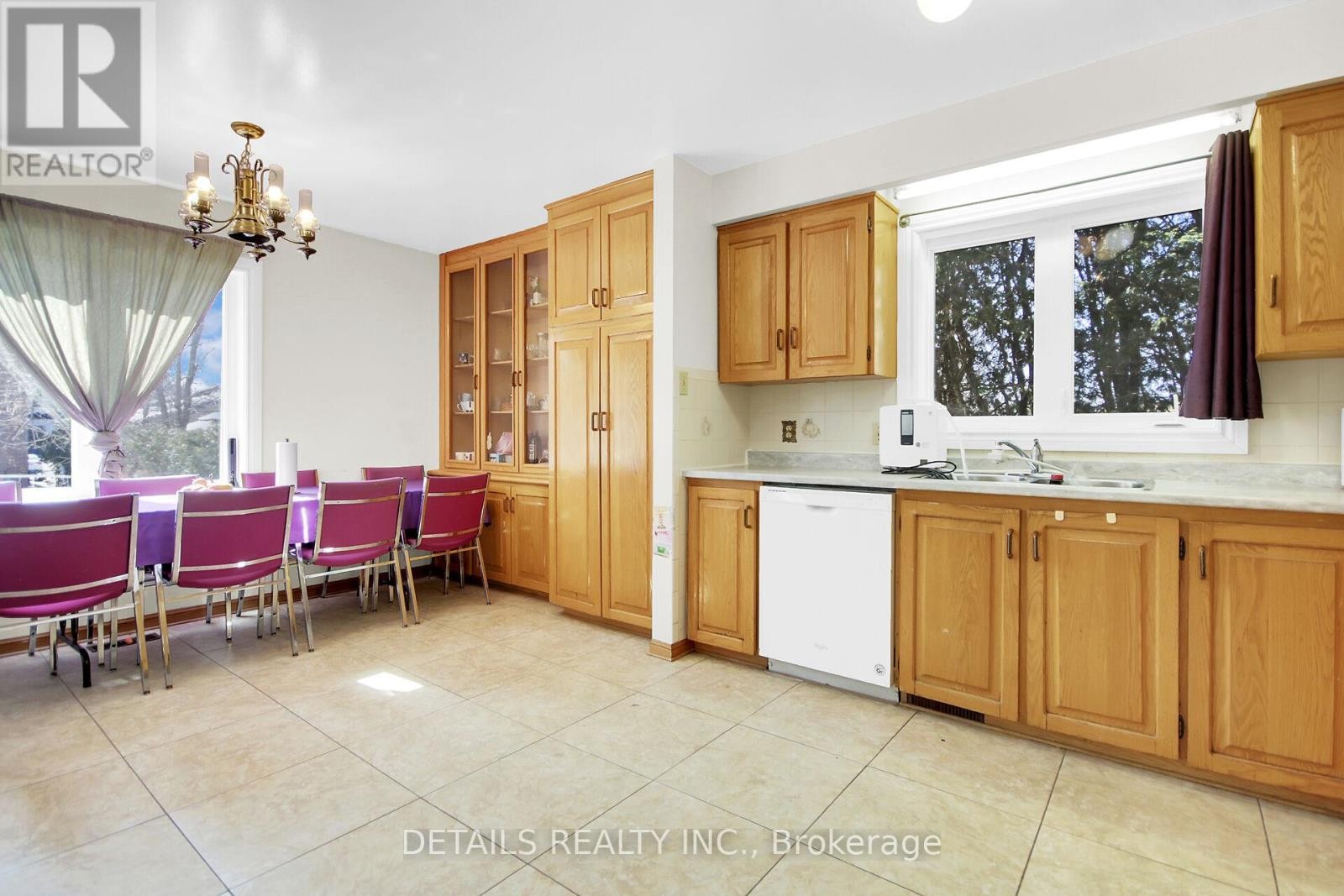 












2876 TRESA COURT

,
Ottawa,




Ontario
K1T2H1

