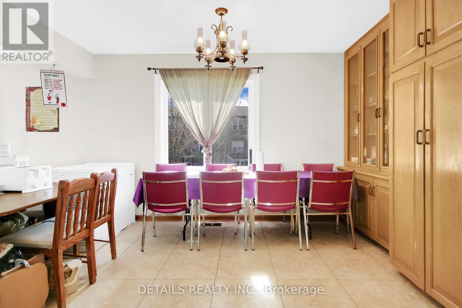 












2876 TRESA COURT

,
Ottawa,




Ontario
K1T2H1


