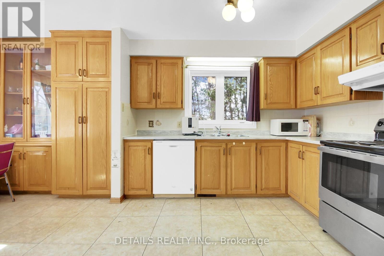 












2876 TRESA COURT

,
Ottawa,




Ontario
K1T2H1

