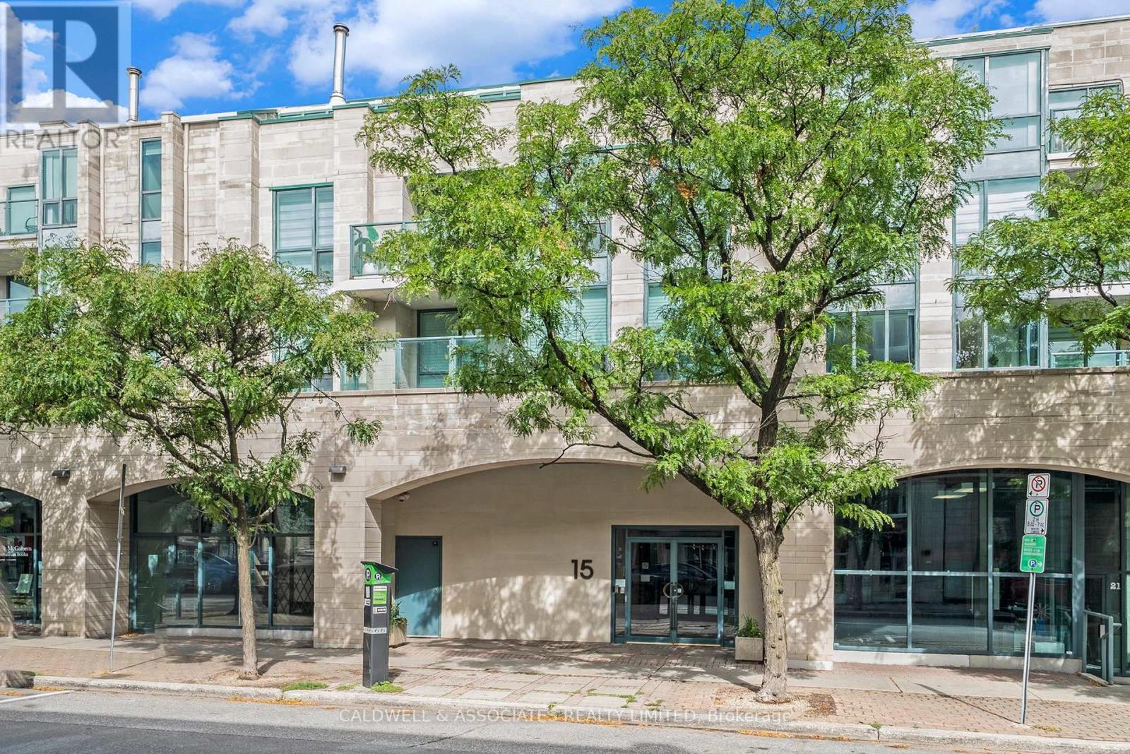 












104 - 15 MURRAY STREET

,
Ottawa,




Ontario
K1N9M5

