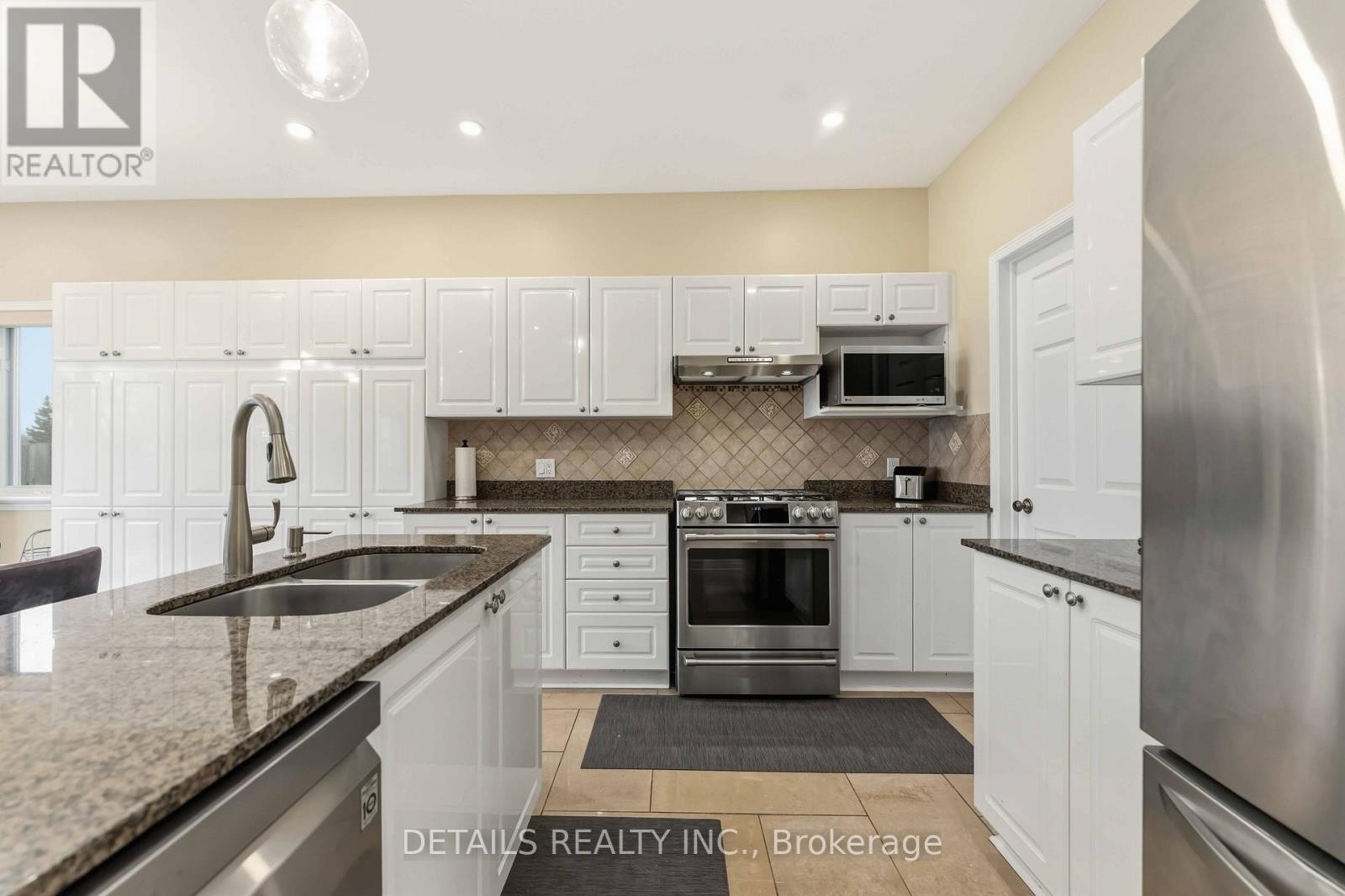 












4124 WOLFE POINT WAY

,
Ottawa,




Ontario
K1V1P4

