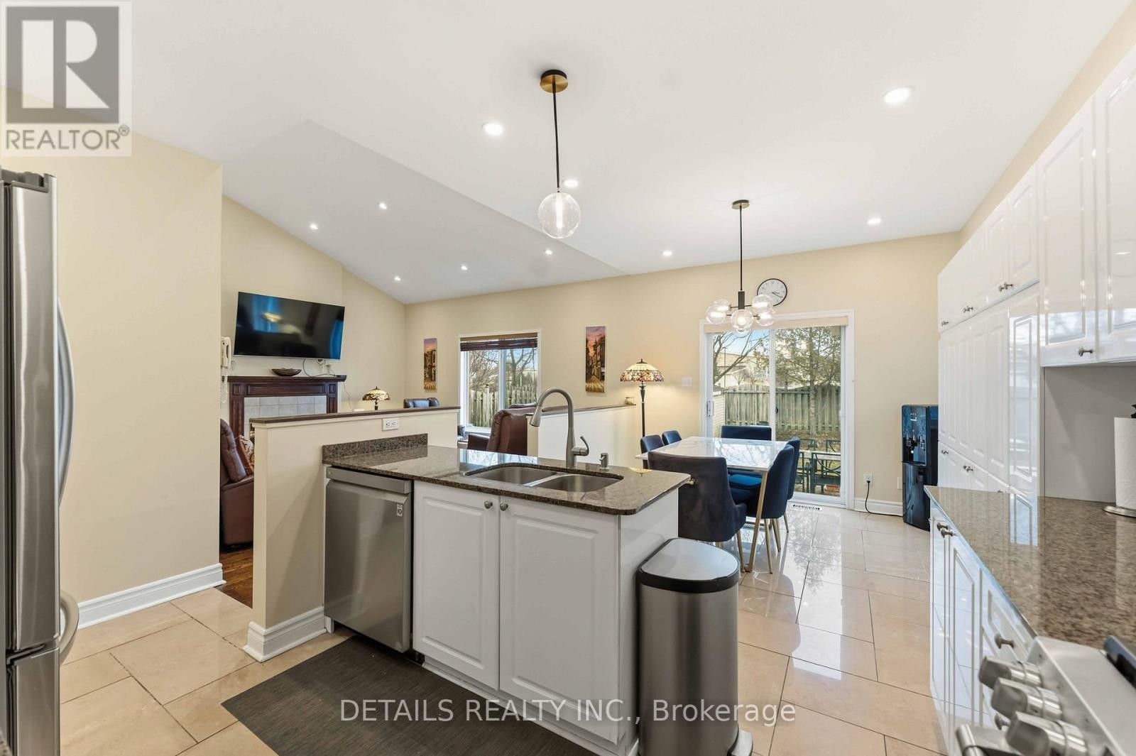












4124 WOLFE POINT WAY

,
Ottawa,




Ontario
K1V1P4

