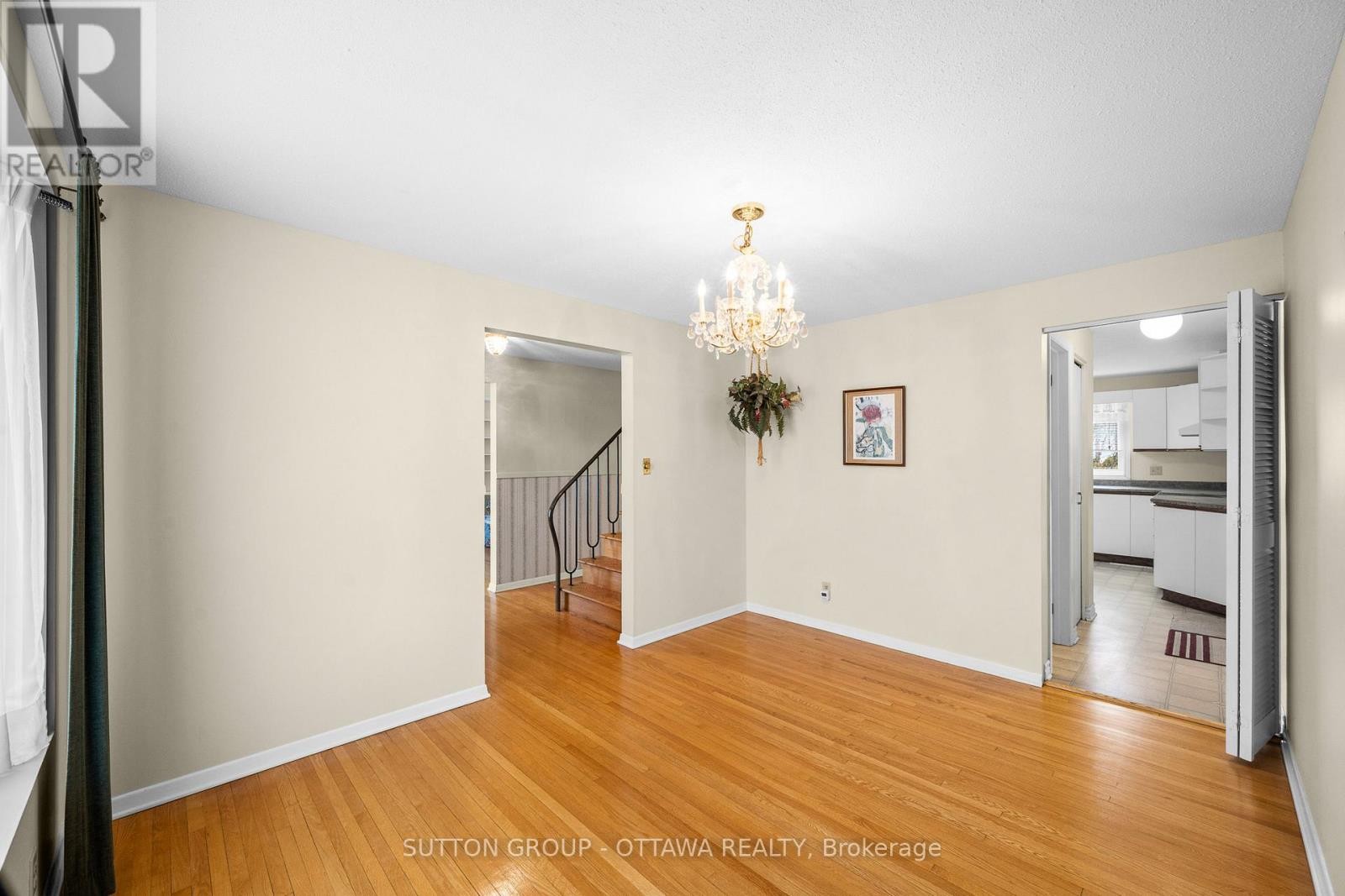 












2391 OGILVIE ROAD

,
Ottawa,




Ontario
K1J7N4

