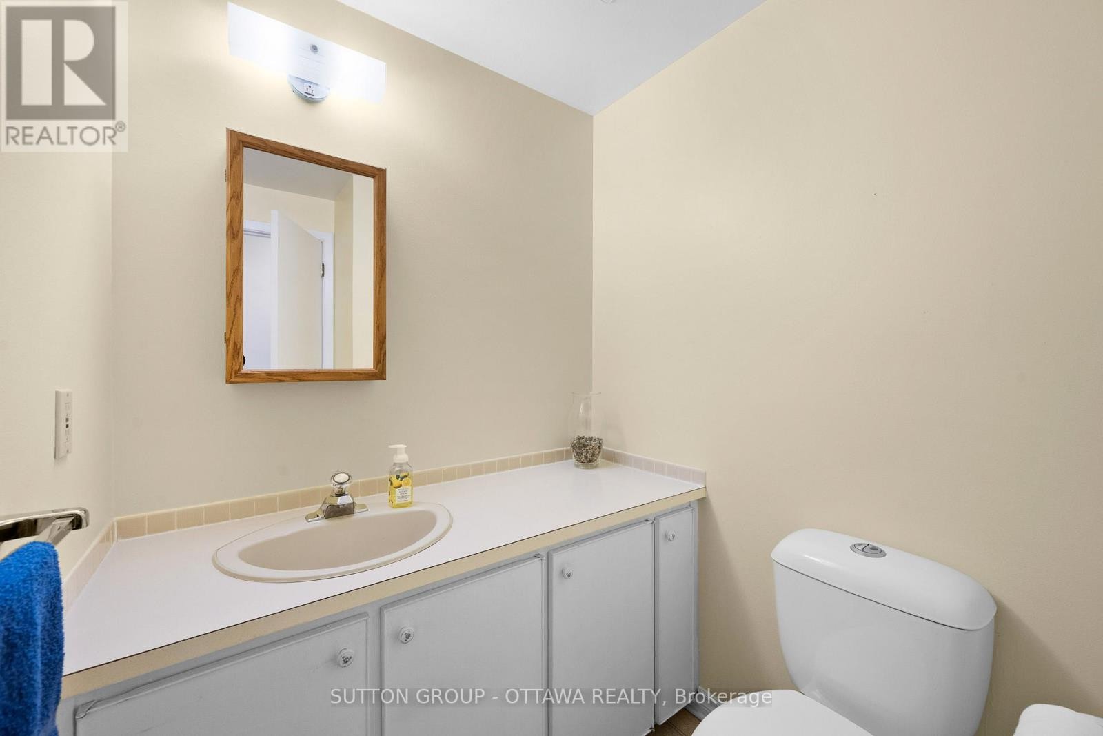 












2391 OGILVIE ROAD

,
Ottawa,




Ontario
K1J7N4

