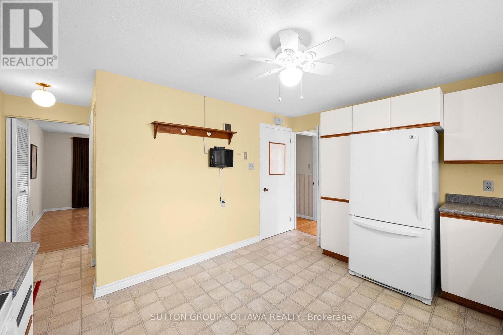 












2391 OGILVIE ROAD

,
Ottawa,




Ontario
K1J7N4

